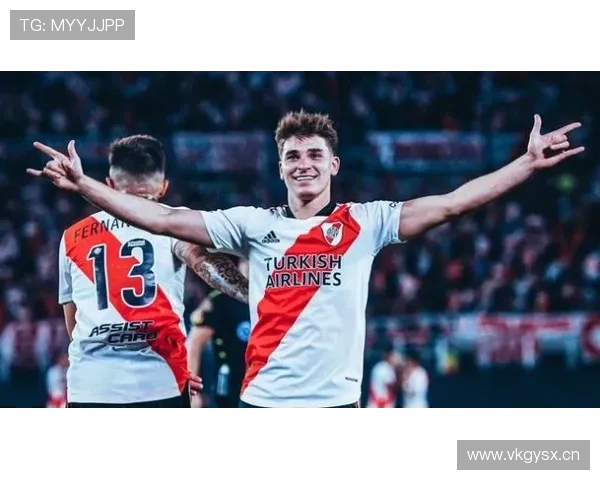 阿尔瓦雷斯:从河床新星到曼城多面手的生涯阶段与角色演变分析 阿尔瓦雷斯:从河床新星到曼城多面手的生涯阶段与角色演变分析