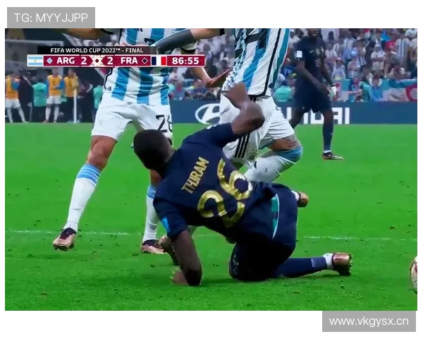 假摔判罚标准如何界定？裁判和VAR常见误区解析