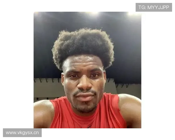 刷到苏亚雷斯逛超市推车全是高级红酒，结账那一刻我默默掏出公交卡