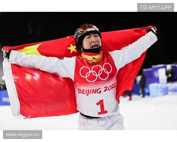 想象杨威拎着塑料袋去买菜，旁人以为他是来领金牌的