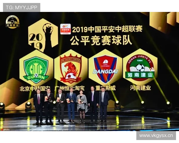 有利原则在足球判罚中如何平衡公平与竞赛节奏？