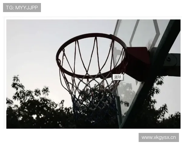 篮球比赛计时规则解析：如何理解加时与暂停计时